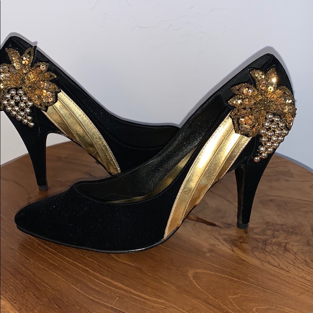 Vintage Style Holiday Heels